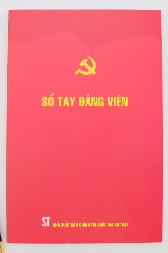 Sổ tay đảng viên (bìa mềm)