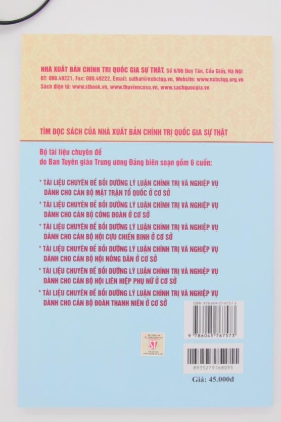Tài liệu chuyên đề bồi dưỡng lý luận chính trị và nghiệp vụ dành cho cán bộ Đoàn Thanh niên ở cơ sở (Tái bản có sửa chữa, bổ sung)