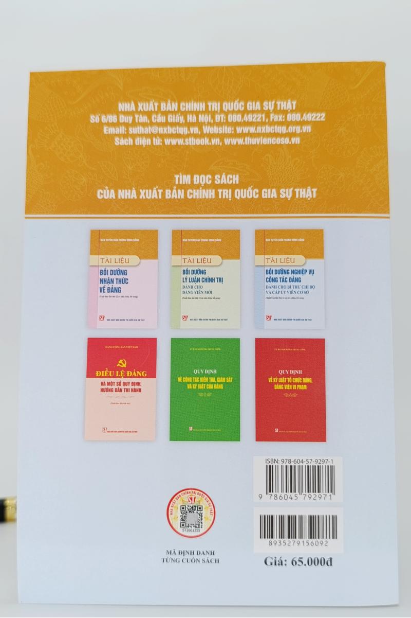 Tài liệu bồi dưỡng nghiệp vụ công tác đảng dành cho bí thư chi bộ và cấp ủy viên cơ sở (Xuất bản lần thứ 22 có sửa chữa, bổ sung)
